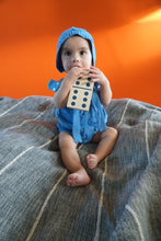 Load image into Gallery viewer, the Macaw || Multiple Color Options