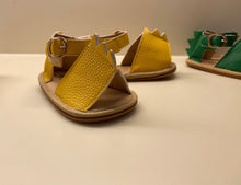 Load image into Gallery viewer, the Texas Sandal || Multiple Color Options

